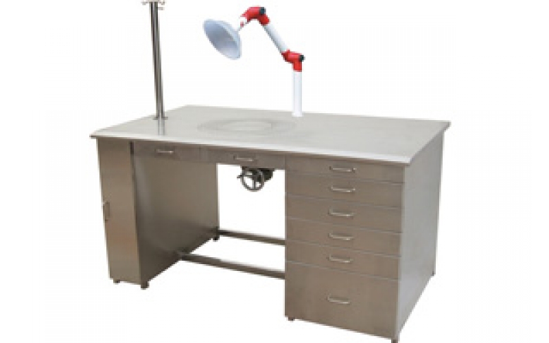 修復(fù)文物工作臺(tái)